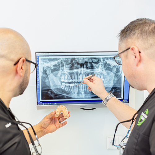 Zahnarzt Potsdam - Siemund / Hashemi - Implantat-Planung