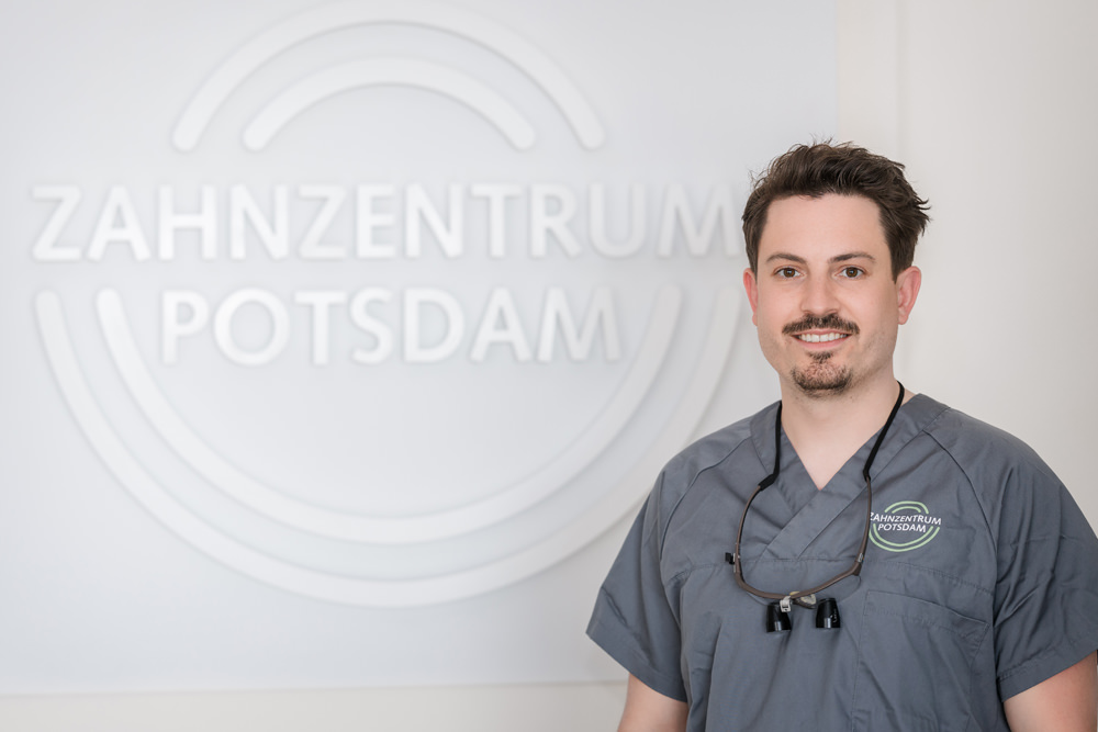 Zahnarzt Potsdam - Siemund / Hashemi - Team - Kim D. Neumann